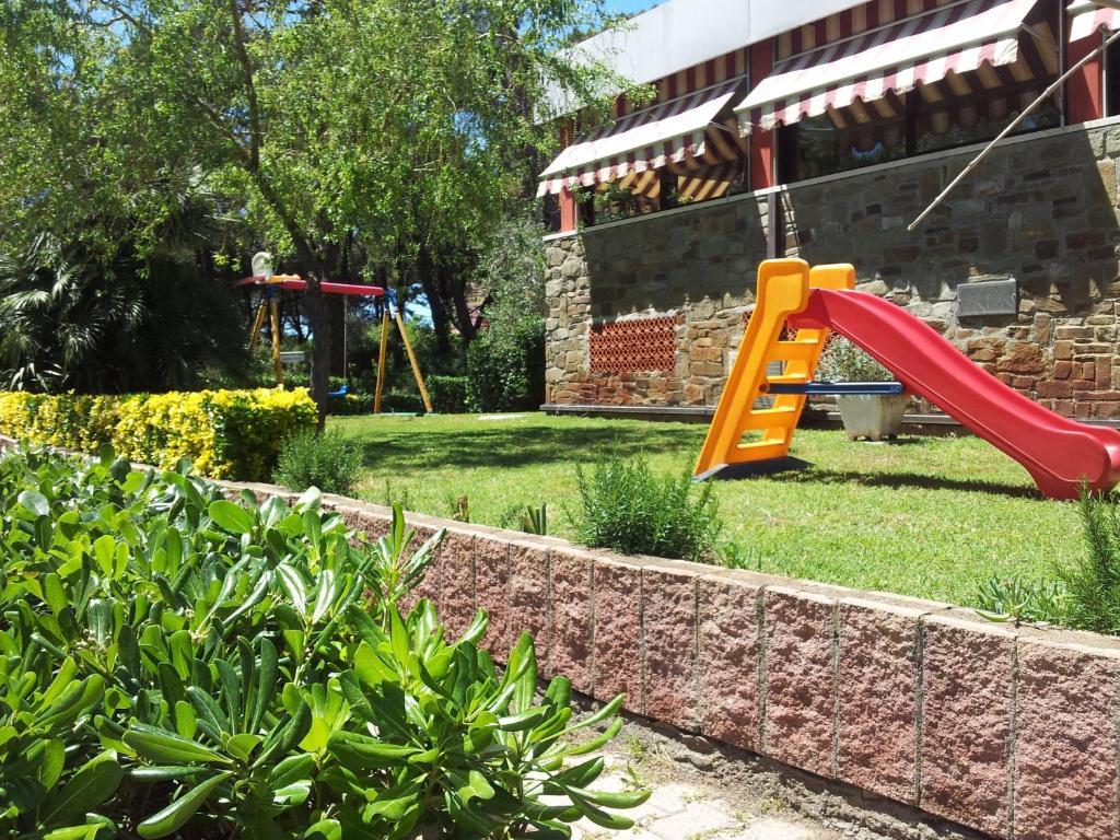 Hotel Grifone Principina a Mare Ngoại thất bức ảnh